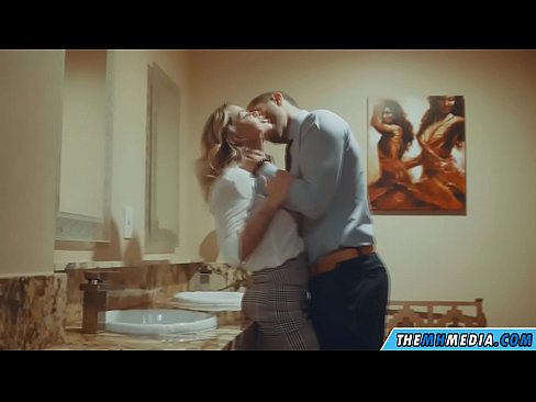 ❤️ Quand une blonde plantureuse vous séduit dans des toilettes publiques. ️ Porno dur at porn fr.f150pulse.top ❤